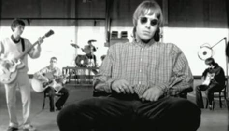 Oasis - 'Wonderwall' Music Video from 1995 | The '90s Ruled