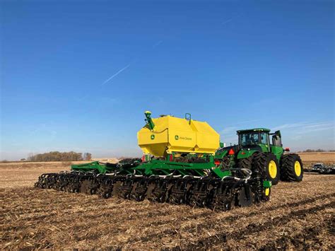 John Deere Introduces Strip-tillage Implements