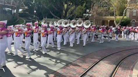 William Mason High School Marching Band at Disneyland - YouTube