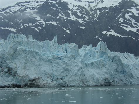 Science by Nature: What happens when an IceBerg Melts??