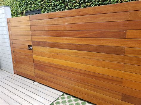 Ipe Horizontal Wood Fence? Why not Mahogany? - Blog.WoodFenceExpert.com