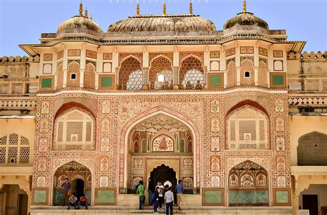 Magnificent Forts and Monuments of Jaipur Not to Be Missed