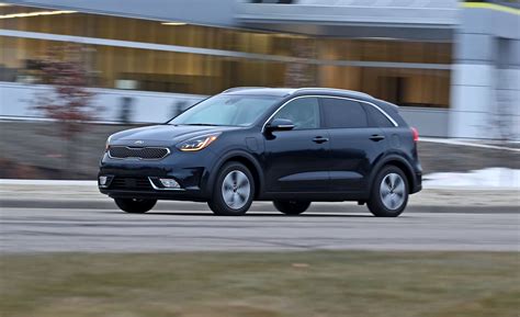 Kia Niro Reviews | Kia Niro Price, Photos, and Specs | Car and Driver