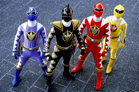 rate these outfits. power rangers dino thunder. me. 7/10 : powerrangers