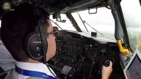 Boeing 727-200F CLASSIC Cockpit Landing with LOW CLOUD BASE in Bogota ...