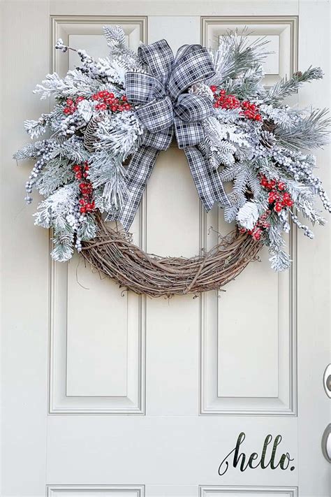 Snowy Christmas Wreath - StoneGable