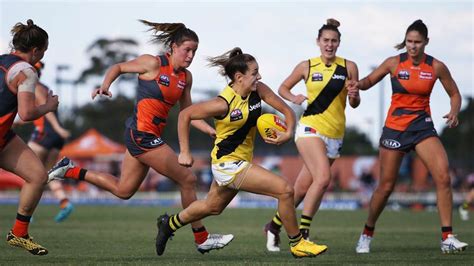 10 Best (and Worst) AFLW photos of 2020 - AFL - The Women's Game ...