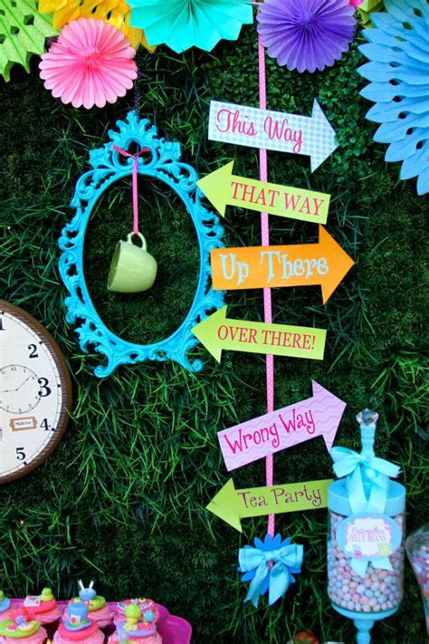 20+ Alice In Wonderland Party Decorations DIY - HOMYHOMEE