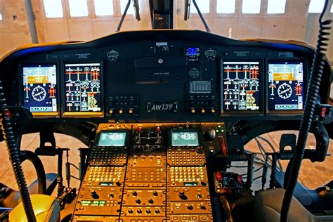 AgustaWestland AW139 PH-EUD Cockpit - Ilmailuvalokuvat - FlightForum.fi