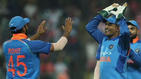 India vs England: MS Dhoni Becomes First Player to Take 5 Catches in a T20I