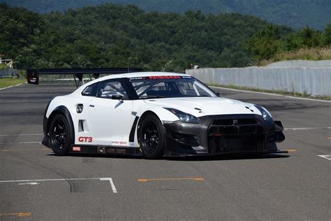 2013 Nissan GT-R NISMO GT3 Race Car Unveiled - Video - autoevolution