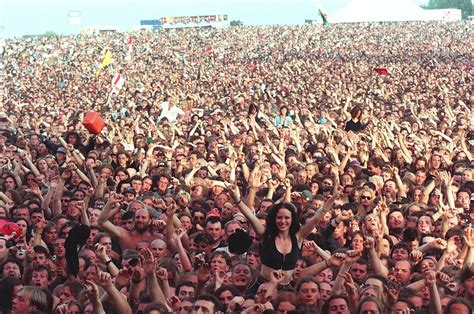 12 photos showcase legendary Monsters of Rock festival ...