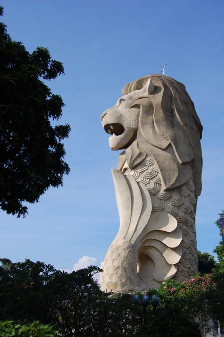 Merlion Statue - Fantastic Travel