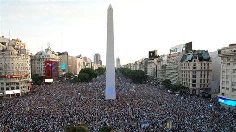 Songs and wild celebrations as Argentina erupts in World Cup final joy ...