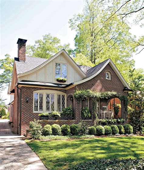 25 Tudor-Style Houses with Charming English-Inspired Architecture | Tudor style homes, Tudor ...