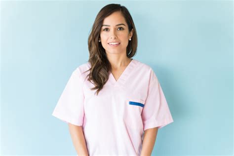 6 Tips To Look Stylish In Your Medical Uniform - Omw Magazine