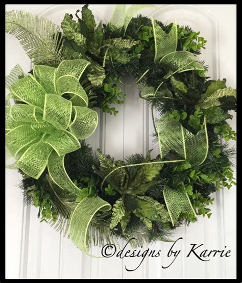 Green Christmas wreath | Christmas wreaths, Pine wreath, Green christmas