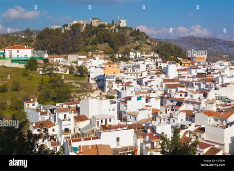 Monda, Malaga Province, Spain. Typical white mountain village with castle Stock Photo - Alamy