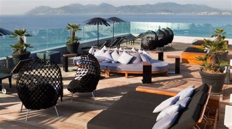 10 Incredible Hotel Rooftop Bars Around the World | Hotel rooftop bar, Outdoor restaurant patio ...