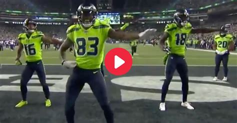 Seattle's TD Dances Have Everything from Classic Moves to Viral Hits ...