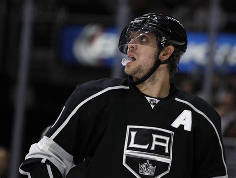 Kings' Anze Kopitar exits win over Blues with upper-body injury - Los Angeles Times