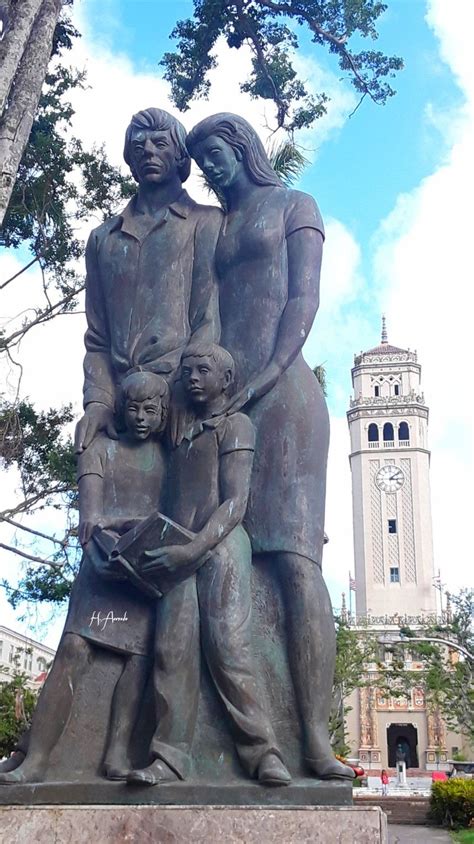 Monumento en honor al Maestro puertorriqueño . Universidad de Puerto Rico , Rio Piedras Campus ...