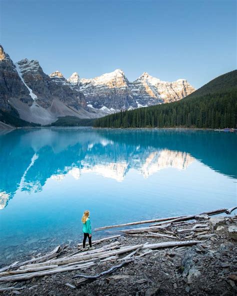 Moraine Lake - Sunrise vs Sunset. A complete guide for your visit ...