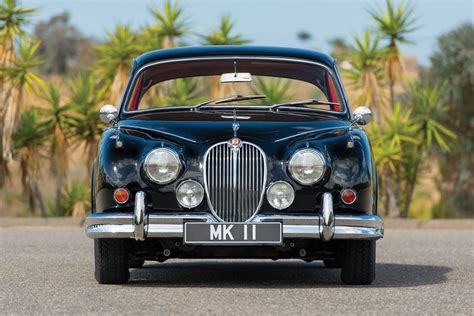 Jaguar Mark II - The Original Gentleman's Getaway Car