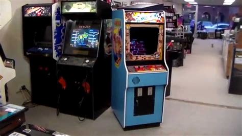 Nintendo's 1981 Donkey Kong arcade Machine! Beautiful Original Coin Operated Cabinet! - YouTube