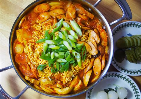 Budae-jjigae - Korean Army Stew - Korean Kitchen