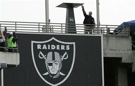 Former Raiders Hall of Fame TE Dave Casper | Raiders, Oakland raiders, Raiders players