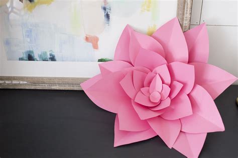 How to Make Large Paper Flowers