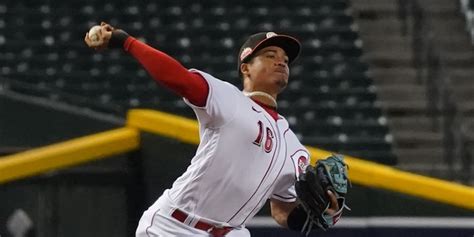 Reds Noelvi Marte adjusting to new position in Arizona Fall League