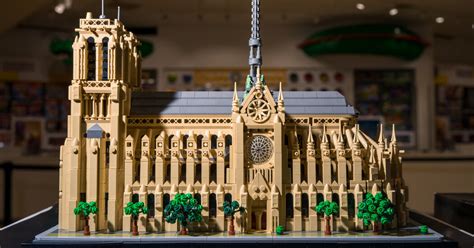 Notre-Dame Rises Again ... in Lego - The New York Times