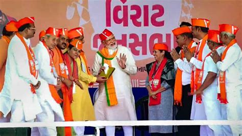 Gujarat | Prime Minister Narendra Modi campaigns in Gujarat for the ...