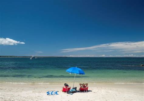 Hyams Beach, Jervis Bay - Accommodation, Camping, Beach & Things to Do