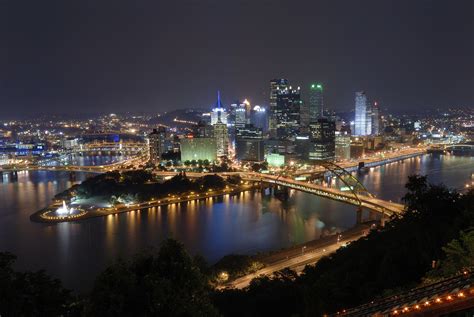 Nightlife in Pittsburgh: Best Bars, Clubs, & More