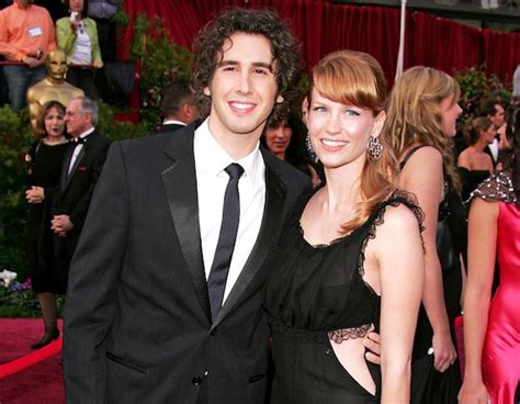 Josh Groban & January Jones from Throwback: Couples at the Oscars | E! News