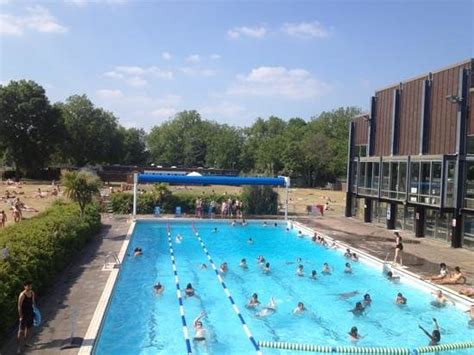 Wretched - Review of Pools on the Park, Richmond-upon-Thames, England - Tripadvisor