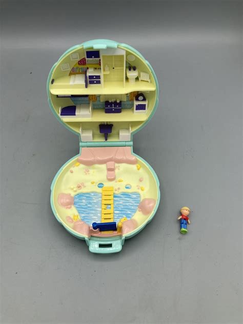 Polly Pocket Beach House 1989 One Figure - Classes - Gathered Creations