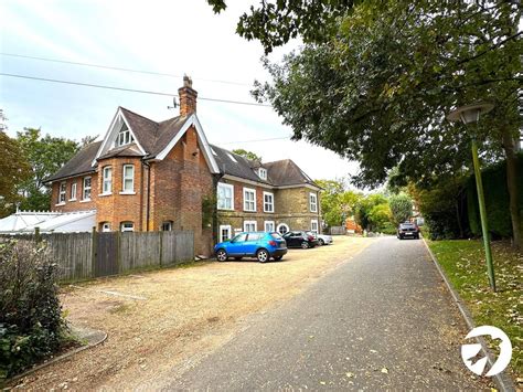 2 bed flat for sale in The Sycamores, Rowhill Road, Hextable, Kent BR8, £290,000 - Zoopla