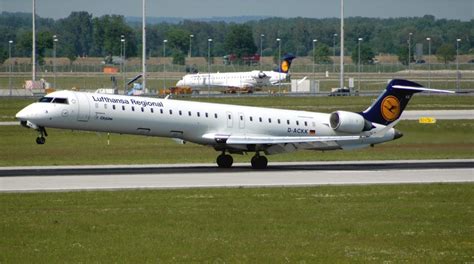 Foto: Lufthansa Regional Canadair Regional Jet CRJ-900 (D-ACKK) in M ...