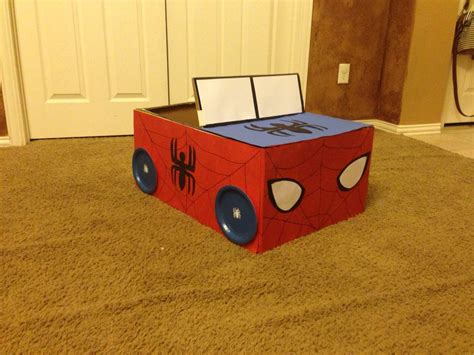 Pin by Gaby Pedroza de Montañez on Autos de carton | Cardboard car ...