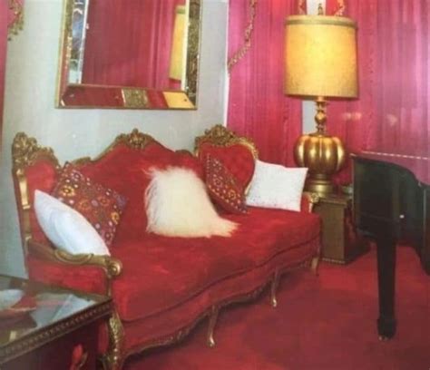 Graceland Living Room 1977 – Elvis Presley