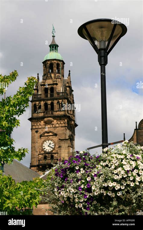 Sheffield Town Hall Clock Tower Stock Photos & Sheffield Town Hall Clock Tower Stock Images - Alamy