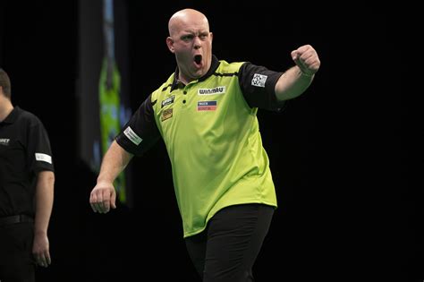 Michael Van Gerwen - Michael Van Gerwen To Make Darts Comeback While Washing Cars In Parking Lot ...