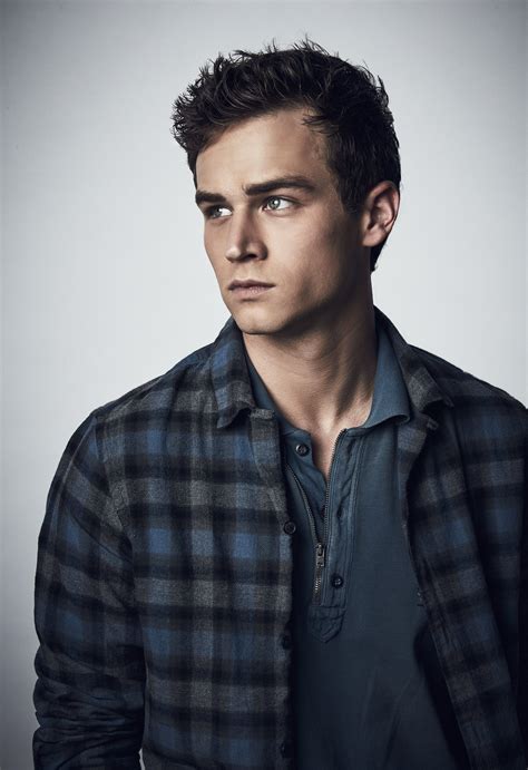 13 Reasons Why S1 Poster Brandon Flynn as "Justin Foley" | Tredici motivi, Celebrità, Attori