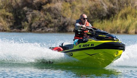 2018 Sea-Doo RXT-X 300 Review - Personal Watercraft