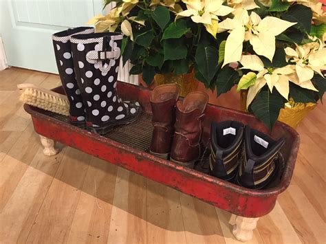 Make Your own Entryway Boot Tray - Studio 5