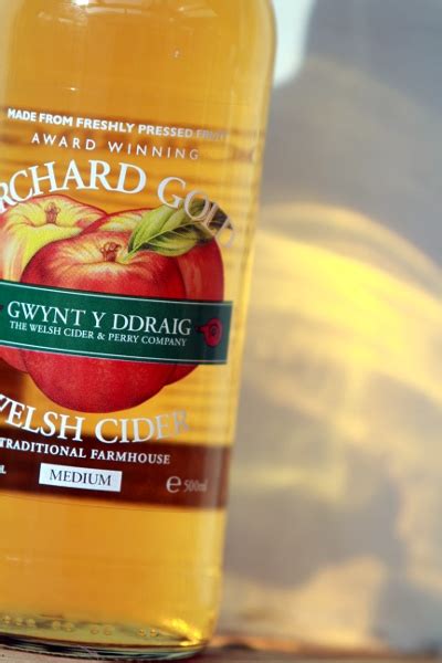 Review — Gwynt y Ddraig Orchard Gold Cider -- Charlie Harvey